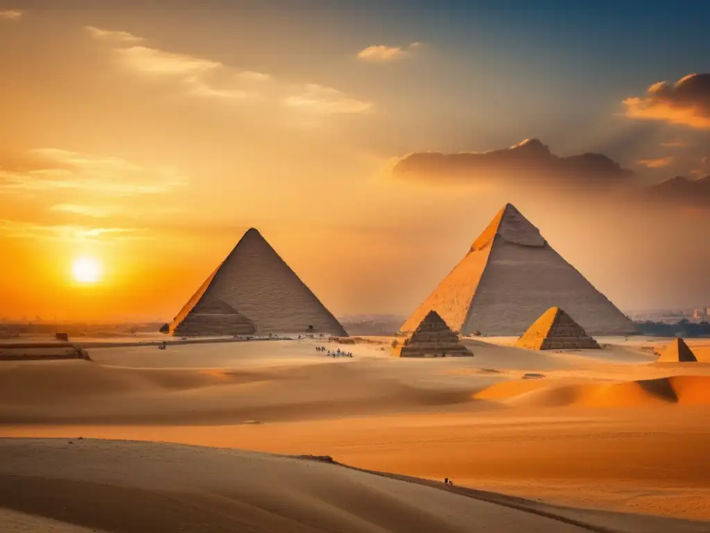 Anochecer dorado sobre las icónicas Pirámides de Giza en Egipto
