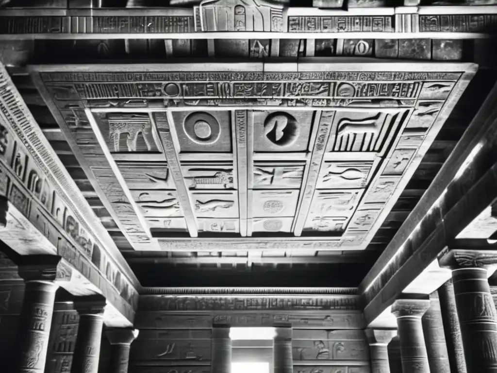 Maravilloso Templo de Dendera, con su misterioso zodíaco celestial